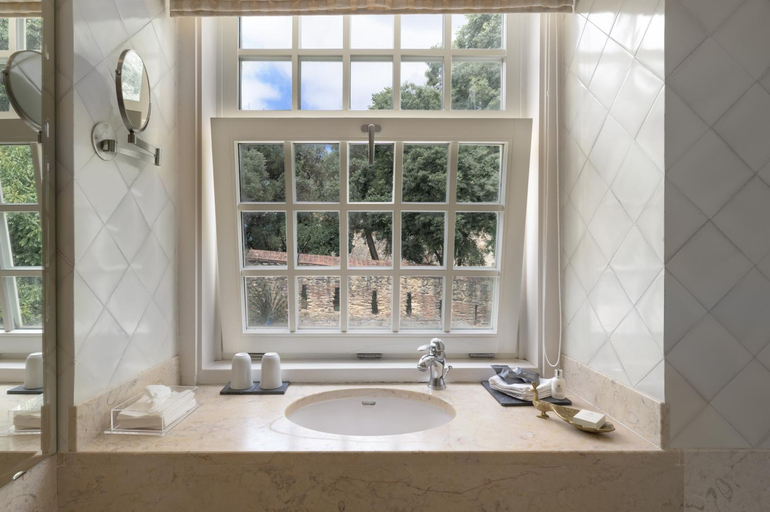 Bathroom 5, Solar Do Castelo, a Lisbon Heritage Collection, Lisbon