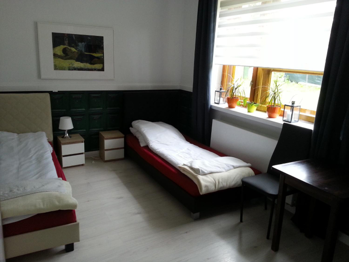 Others 2, APARTAMENTY ZIELONY KAMELEON, Busko