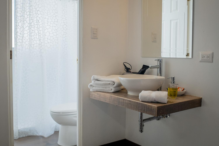 Bathroom 4, Hotel Residencia Del Sol, ZONA 9