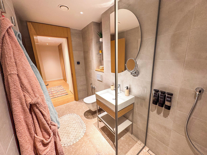 Bathroom 4, Qumi Porto Suites
