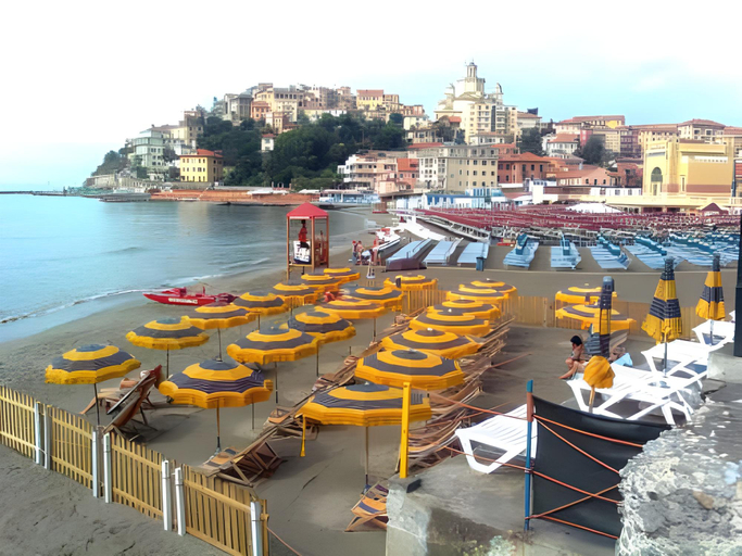 Others 3, Residence Miramare, Imperia