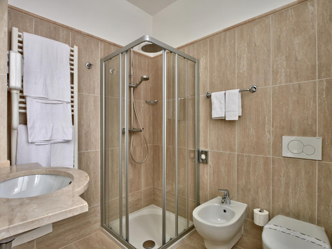 Bathroom 5, Hotel Bellavista, Como