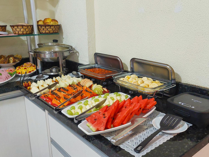 Food & Drinks 5, Bombinhas Praia Apart Hotel - Unidade rua Corrupiao, Bombinhas