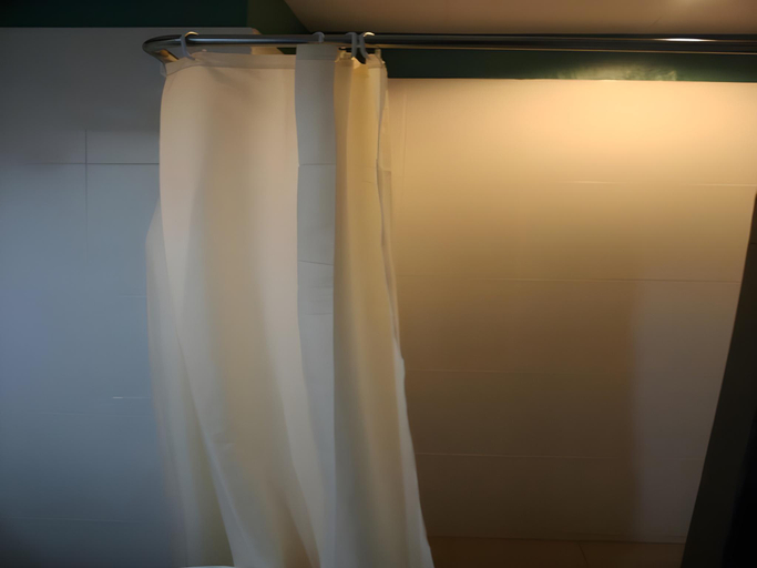 Bathroom 4, Aloha Hotel Hat Yai, Hat Yai