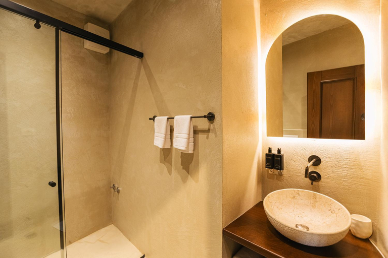 Bathroom 3, N'SOKAK Boutique Hotel, Gjirokastrës