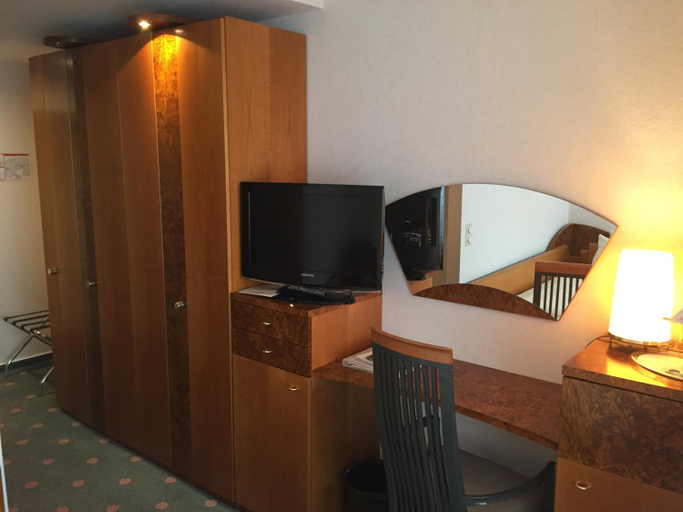 Bedroom 2, Kurpark-Hotel, Lippe