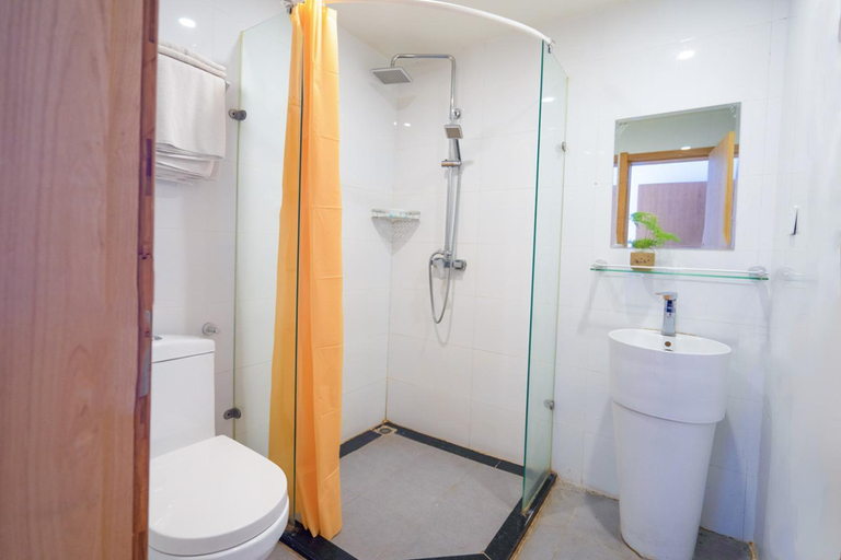 Bathroom 4, Xian Travelling With Hostel Zhu Que Men, Xi'an
