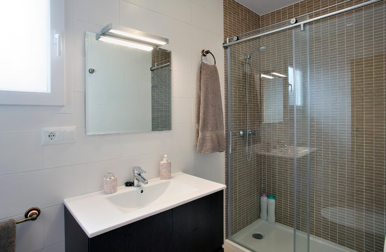 Bathroom 3, Apartamentos Rondaluz, Málaga