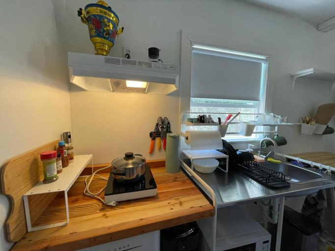 Others 4, Petite Guesthouse with Kitchenette and Private Bathroom, Kern