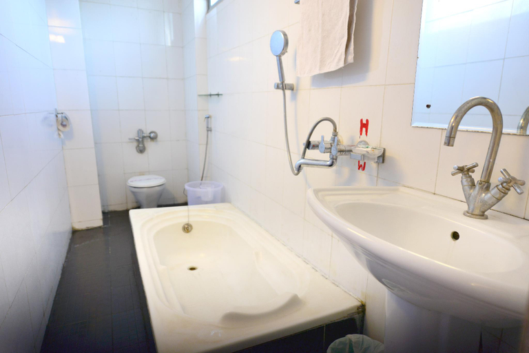 Bathroom 2, ホテル ガンパティ, Bhopal