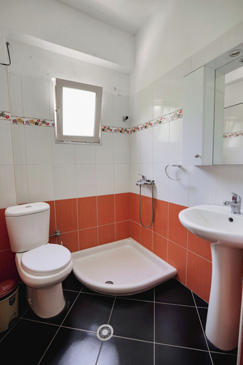 Bathroom 3, Villa Matilda, Sarandës