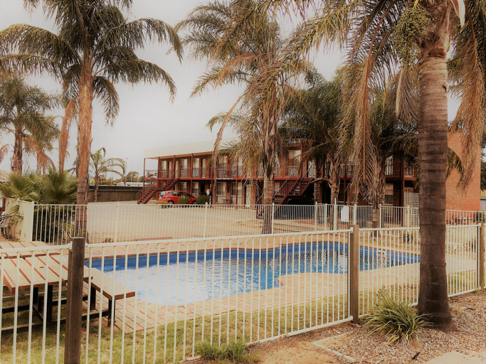 Others 3, Moama Motel, Murray