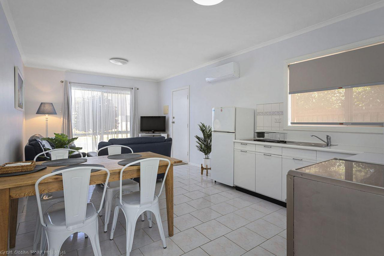 Others 5, Scenic Beach Apartment, Colac-Otway - South