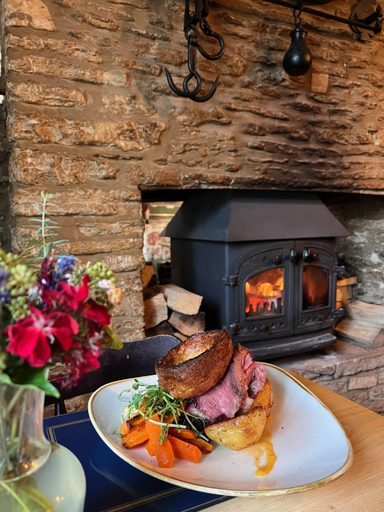 Food & Drinks 5, Cat and Custard Pot Inn, Gloucestershire