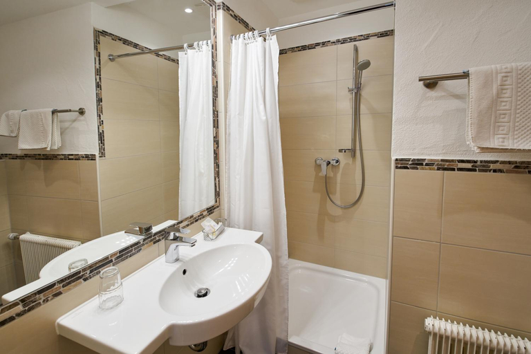 Bathroom 2, Landhotel Krolik, Vulkaneifel