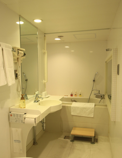 Bathroom 4, Hotel New Station, Matsumoto