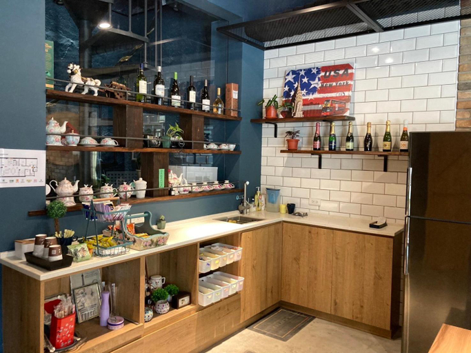 Others 2, Jincheng Hostel, Changhua
