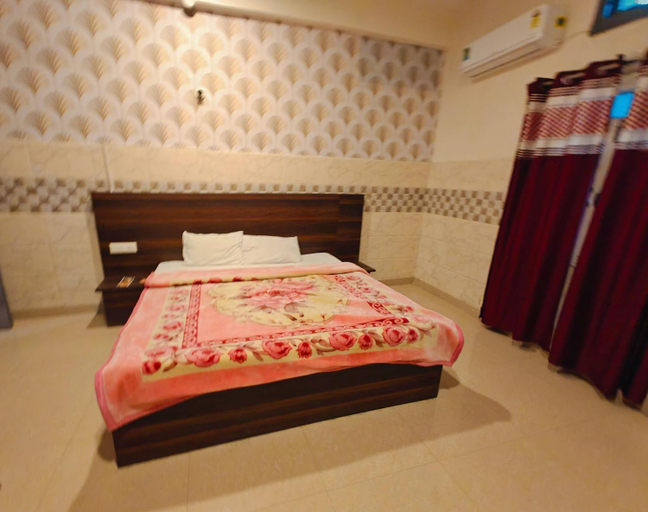 Bedroom 5, The Chintpurni International, Una