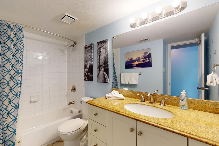 Bathroom, SeaScape Condos II, Galveston