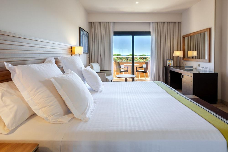 Bedroom 3, Barcelo Punta Umbria Beach Resort, Huelva