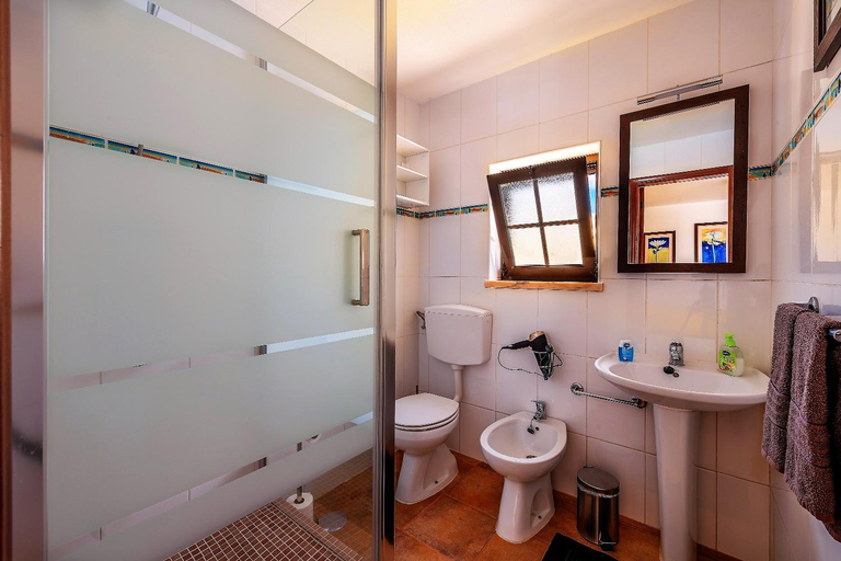 Bathroom 5, Casa dos Ninos, Silves