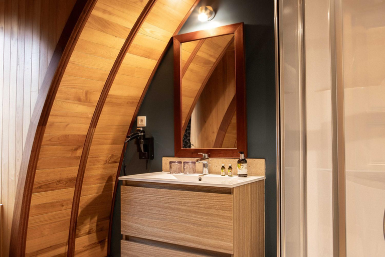 Bathroom 3, Logis Hotel La Diligence, Loir-et-Cher