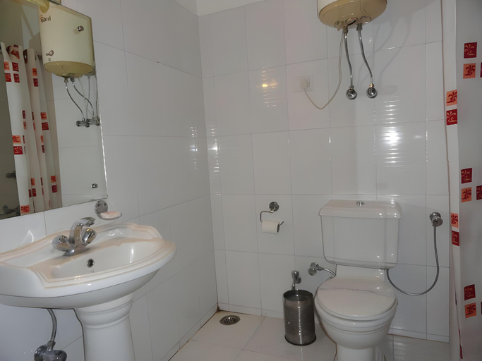 Bathroom 3, Hotel Park Paradise, Kullu