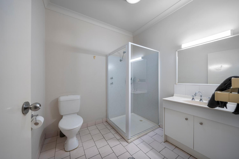 Others 2, Woolgoolga Coast Motel, Coffs Harbour - Pt B