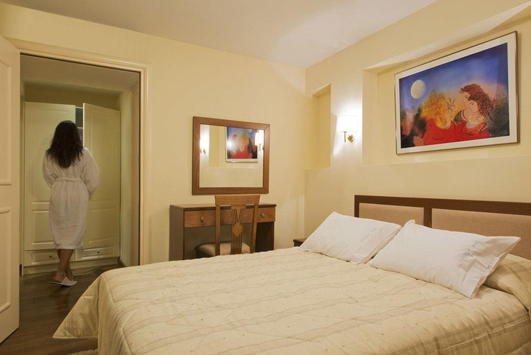 Bedroom 4, Ellinon Thea Arachova, Central Greece
