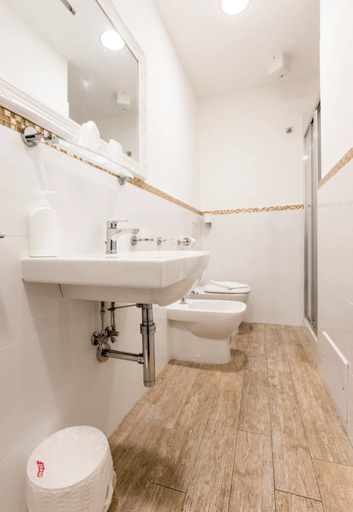 Bathroom 3, Affittacamere Casa Dane, La Spezia