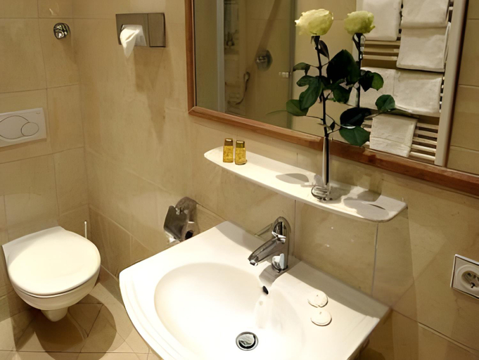 Bathroom 5, Hanseat, Düsseldorf