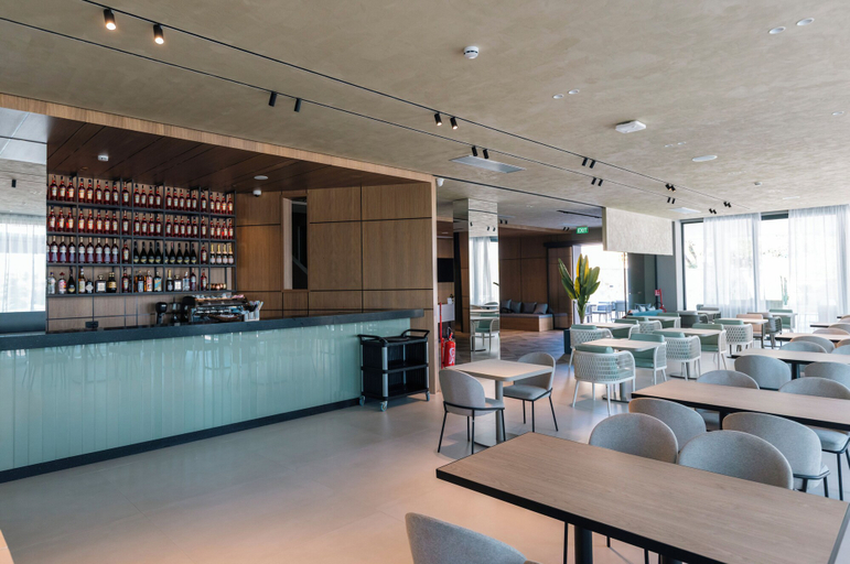 Food & Drinks 5, Green Light Hotel, Sarandës