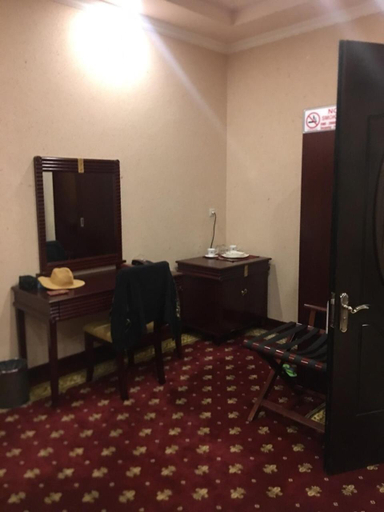 Bathroom 4, Nairi Hotel