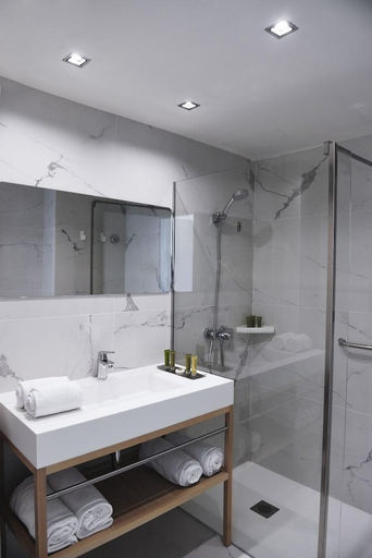 Bathroom 5, Hotel Agaro, Cádiz