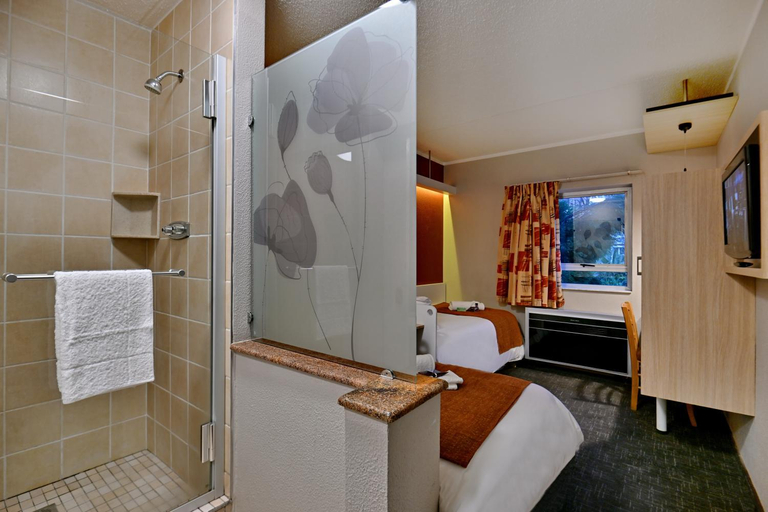 Bathroom 5, Road Lodge JNB Airport, Ekurhuleni
