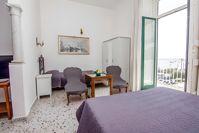 Bedroom 2, Hotel Fontana, Salerno