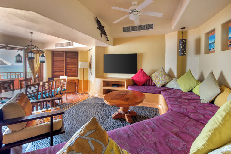 Bedroom 3, Hilton Grand Vacations Club Zihuatanejo, José Azueta