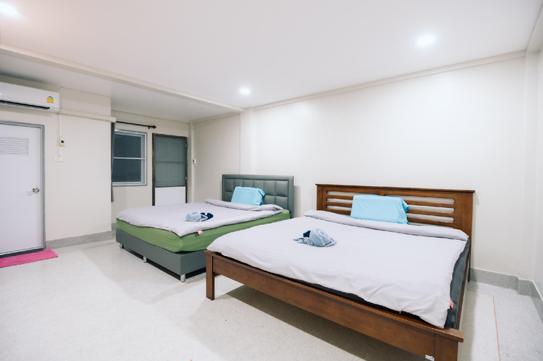 Bedroom 2, Paradise Found 4BR Villa,Fits 22 PAX, 6-Min to Lee Garden, Hat Yai