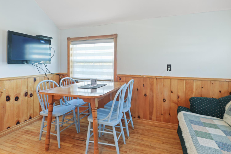 Others 4, Avonlea Cottages, Queens