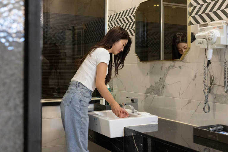 Bathroom 4, Dal Hotel, Cheonan