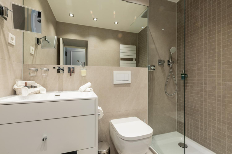 Bathroom 4, Hotel an der Oper , München
