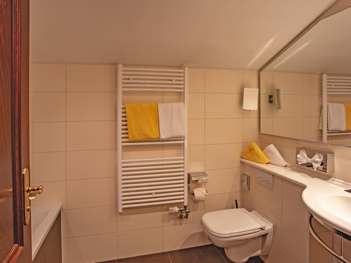 Bathroom 3, Hotel Bergruh, Oberallgäu