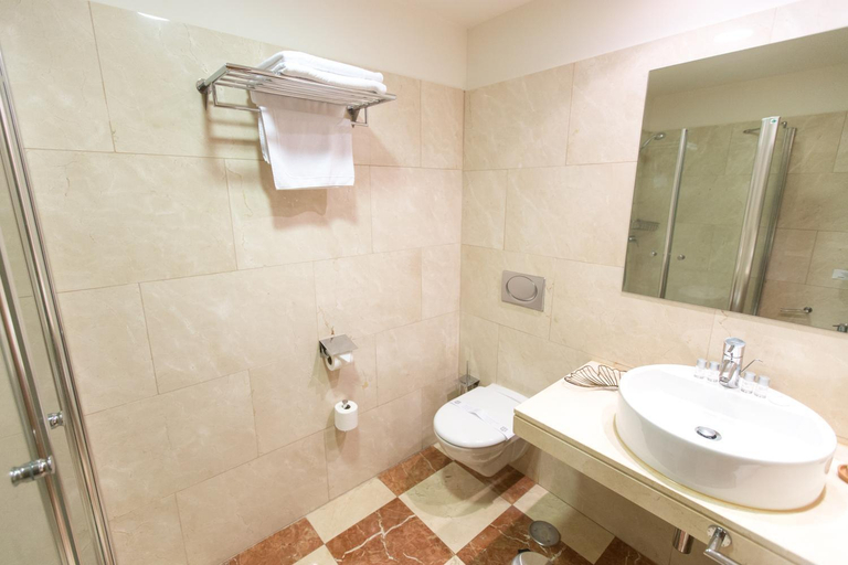 Bathroom 4, Hotel Garelos, A Coruña