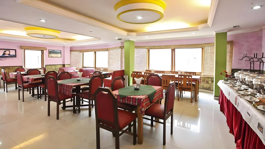 Food & Drinks, Hotel Jupiter, Kullu