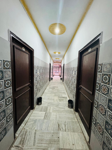 Public Area, Hotel Hari Ganga Haridwar -Near By Railway Station, Hardwar