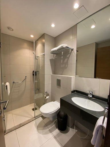 Bathroom 4, The Ray Hotel and Studios, El Metn