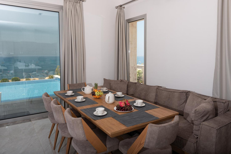 Others 5, Kissonerga Villas
