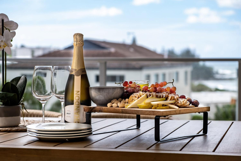 Food & Drinks, Modern Apartment, Ocean Views From Patio, Caloundra - Caloundra S.