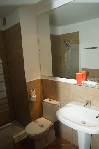 Bathroom 5, Hotel Almona, Granada