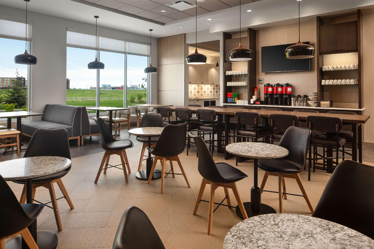 Food & Drinks 5, Hyatt Place Calgary Airport, Division No. 6